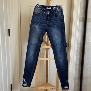 KanCan Curvy Mid-Rise Skinny Jeans 26